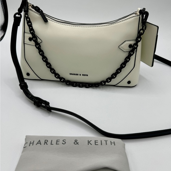 Charles & Keith Cream Crossbody Chain Handle Bag W/Changeable Straps Imported - Picture 9 of 13